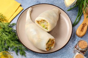 Кальмары фаршированные грибами на сковороде Кальмары фаршированные грибами на сковороде