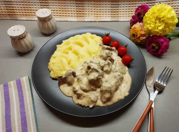 Куриная печень в сметанном соусе Куриная печень в сметанном соусе