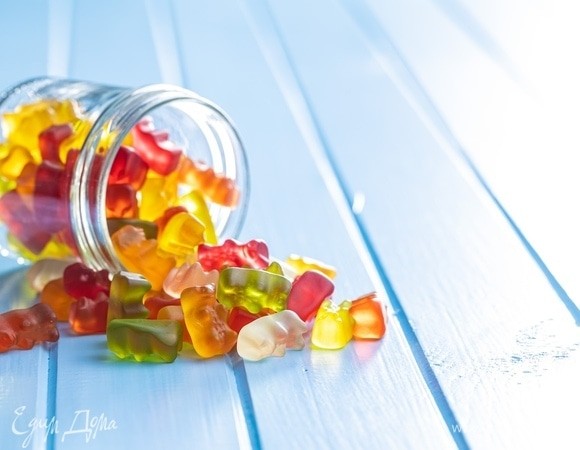 Можно, только осторожно: стоматолог назвала полезные для зубов сладости