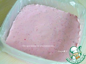 Фисташковое пирожное с брусничным семифреддо Фисташковое пирожное с брусничным семифреддо