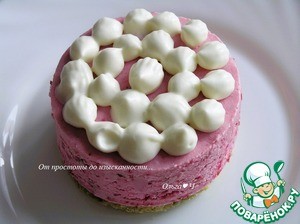 Фисташковое пирожное с брусничным семифреддо Фисташковое пирожное с брусничным семифреддо