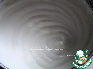 Фисташковое пирожное с брусничным семифреддо Фисташковое пирожное с брусничным семифреддо