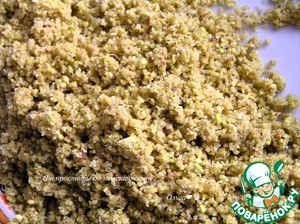 Фисташковое пирожное с брусничным семифреддо Фисташковое пирожное с брусничным семифреддо