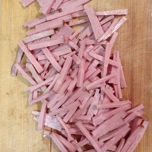 Мясной салат со свеклой