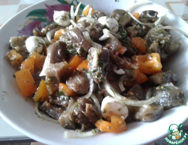 Салат из баклажанов с моцарелло Салат из баклажанов с моцарелло