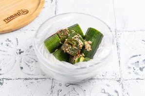 Огурцы по-японски "Кюри асадзуке" Огурцы по-японски "Кюри асадзуке"