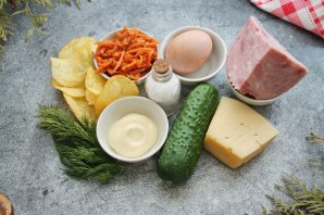 Салат "Орхидея" с чипсами и ветчиной Салат "Орхидея" с чипсами и ветчиной