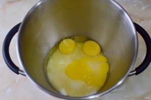 Маковый торт с консервированными персиками Маковый торт с консервированными персиками