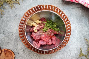 Карпаччо из лосятины Карпаччо из лосятины