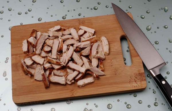 Салат «Цезарь» с курицей Салат «Цезарь» с курицей