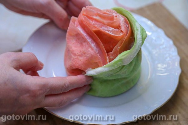 Блинный торт «Роза» с заварным кремом Блинный торт «Роза» с заварным кремом