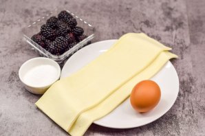 Слойки с ежевикой Слойки с ежевикой