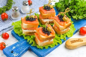 Канапе с семгой и икрой Канапе с семгой и икрой
