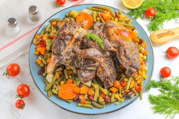Баранья нога в духовке с овощами Баранья нога в духовке с овощами