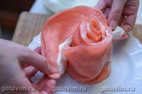 Блинный торт «Роза» с заварным кремом Блинный торт «Роза» с заварным кремом