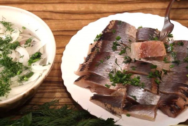 Селёдка солёная в домашних условиях очень вкусная
Селёдка солёная в домашних условиях очень вкусная