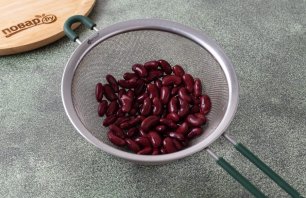 Салат фасолевый с шампиньонами и грецким орехом Салат фасолевый с шампиньонами и грецким орехом