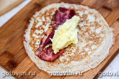 Блин фермерский (с картофельным пюре и беконом) Блин фермерский (с картофельным пюре и беконом)