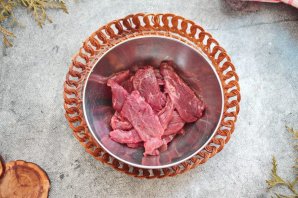 Карпаччо из лосятины Карпаччо из лосятины