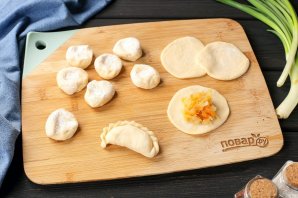 Вареники со свежей капустой Вареники со свежей капустой