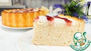 Горячий молочный пирог с кремом и джемом Горячий молочный пирог с кремом и джемом