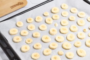 Банановые чипсы с медом Банановые чипсы с медом