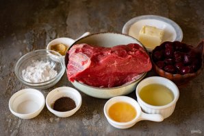 Нежная говядина под ягодным соусом Нежная говядина под ягодным соусом