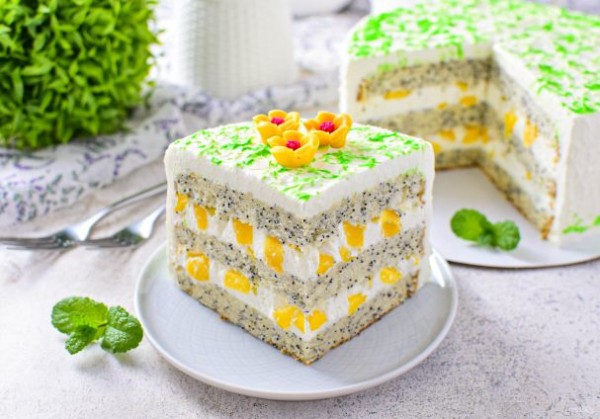Маковый торт с консервированными персиками Маковый торт с консервированными персиками