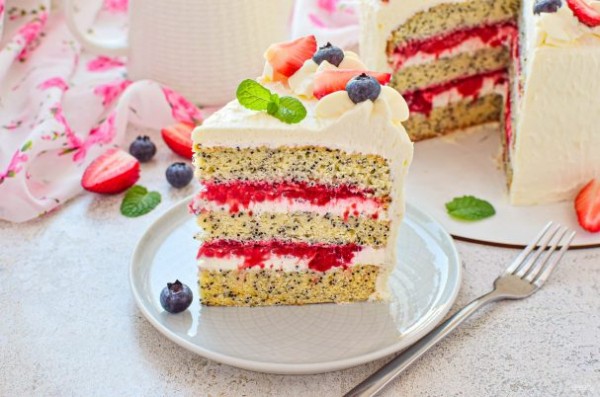 Клубнично-маковый торт Клубнично-маковый торт