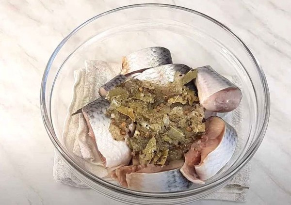 Селёдка солёная в домашних условиях очень вкусная
Селёдка солёная в домашних условиях очень вкусная