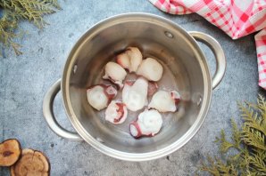 Осьминог в томатном соусе Осьминог в томатном соусе