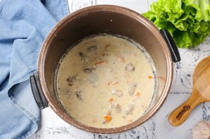 Куриные сердечки в мультиварке в сливках Куриные сердечки в мультиварке в сливках