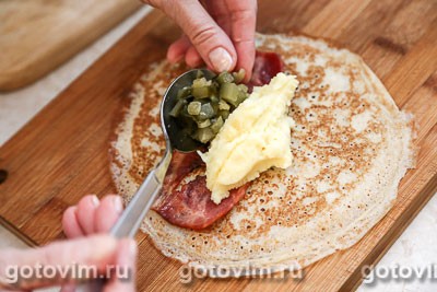 Блин фермерский (с картофельным пюре и беконом) Блин фермерский (с картофельным пюре и беконом)