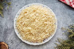 Салат "Орхидея" с чипсами и ветчиной Салат "Орхидея" с чипсами и ветчиной