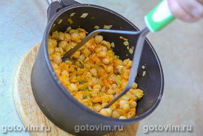 Пюре из нута с овощами и солеными огурцами Пюре из нута с овощами и солеными огурцами