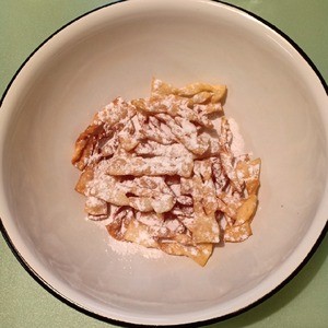 Хворост на сметане с водкой