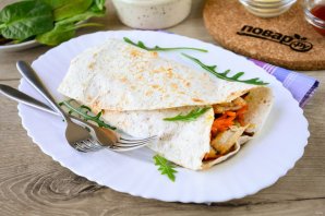 Шаурма в лепешке по-домашнему Шаурма в лепешке по-домашнему