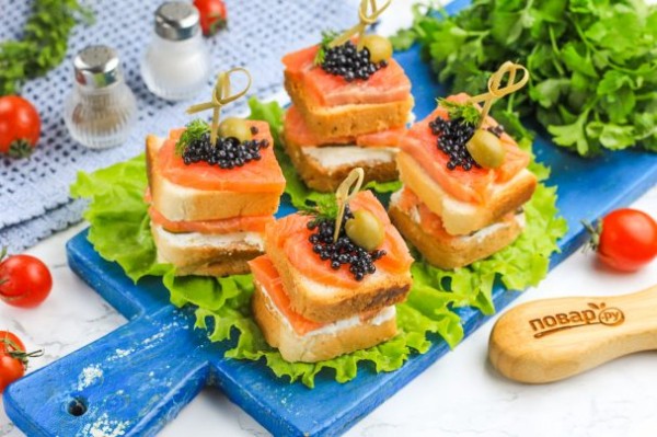 Канапе с семгой и икрой Канапе с семгой и икрой