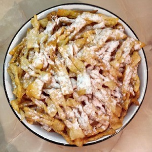 Хворост на сметане с водкой