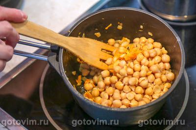 Пюре из нута с овощами и солеными огурцами Пюре из нута с овощами и солеными огурцами