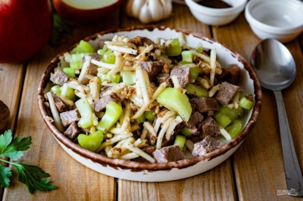 Салат с сельдереем и говядиной Салат с сельдереем и говядиной