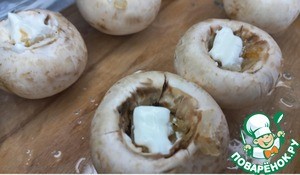Фаршированные шампиньоны с перепелиными яйцами Фаршированные шампиньоны с перепелиными яйцами