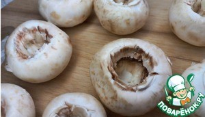 Фаршированные шампиньоны с перепелиными яйцами Фаршированные шампиньоны с перепелиными яйцами