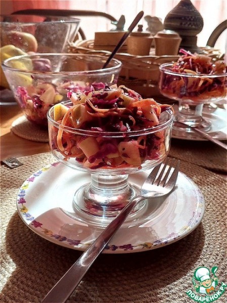 Овощной салат с киви и яблоком