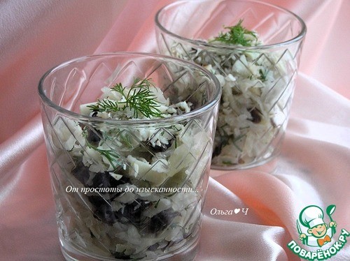 Салат из квашеной капусты с черносливом