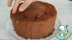 Шоколадный торт с вишней и сметанным кремом Шоколадный торт с вишней и сметанным кремом