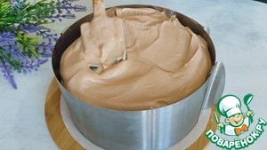 Шоколадный торт с вишней и сметанным кремом Шоколадный торт с вишней и сметанным кремом