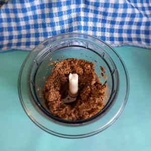 Жидкая подлива с курицей и грибами