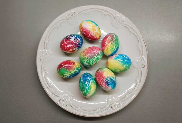 Как покрасить яйца через салфетку Как покрасить яйца через салфетку