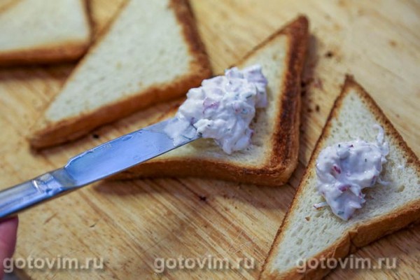 Тосты с творожным паштетом с редиской и вареным яйцом Тосты с творожным паштетом с редиской и вареным яйцом